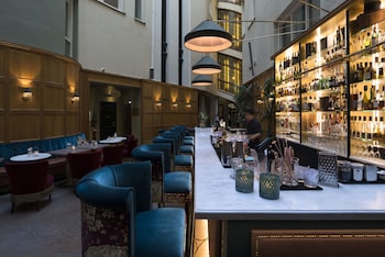 Hotel Bar