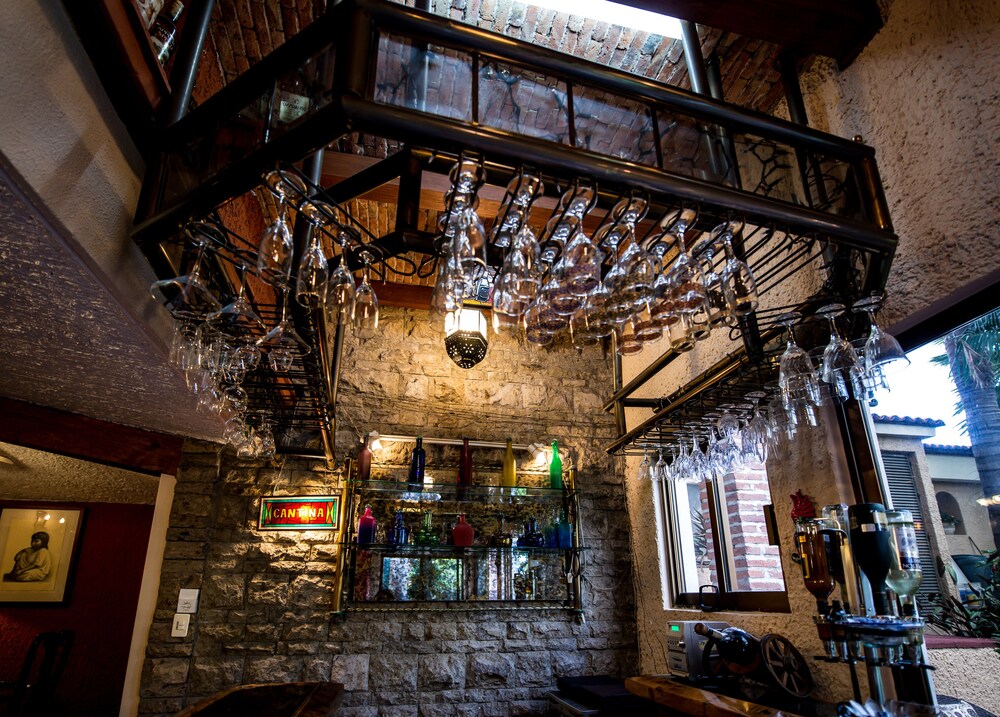Hotel Bar
