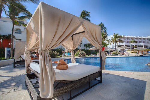Marival Emotions Resort & Suites All Inclusive
