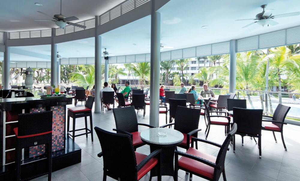 Hotel Bar