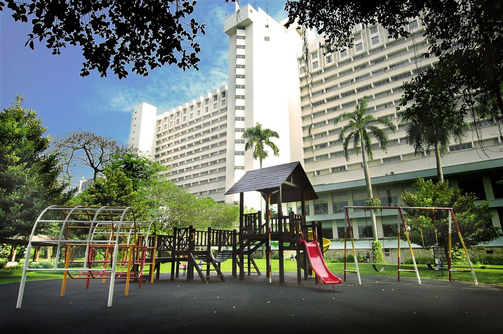 Childrens Play Area - Outdoor