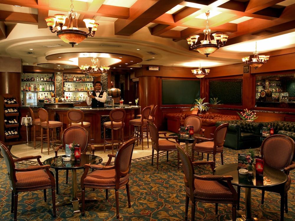 Hotel Bar