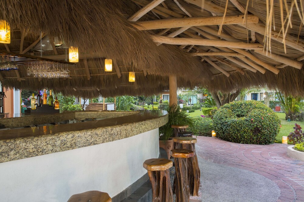 Poolside Bar