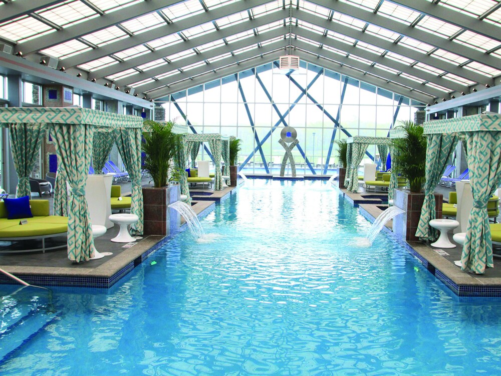 Indoor pool, Mount Airy Casino and Resort