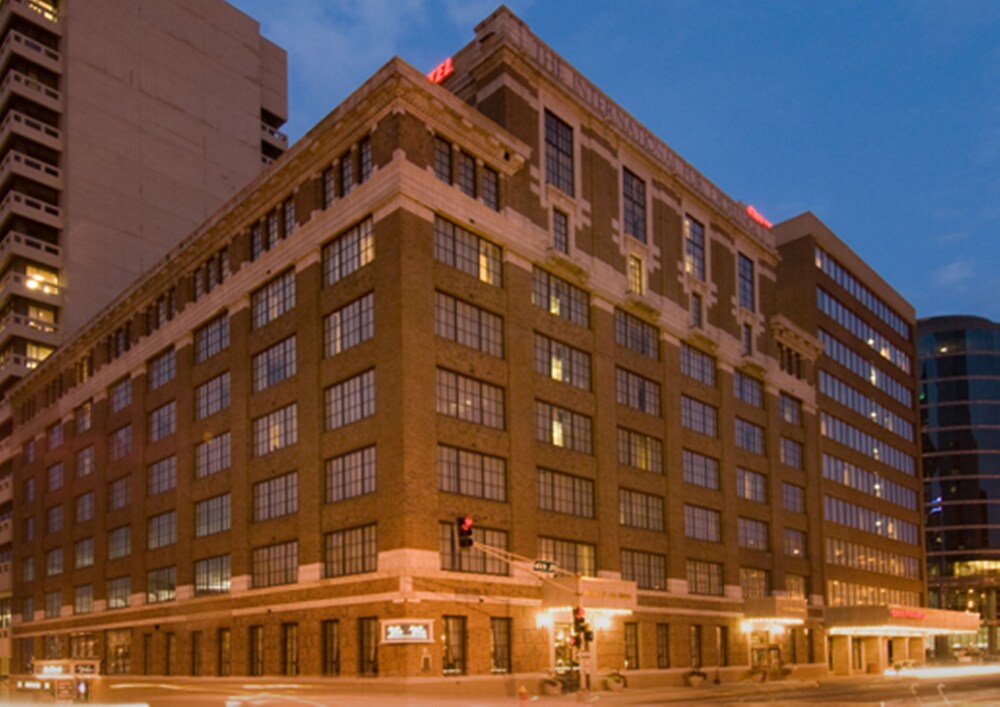 Front of property, Drury Plaza Hotel St. Louis at the Arch