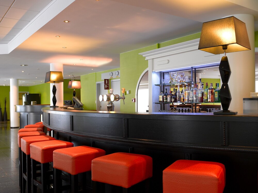 Hotel Bar