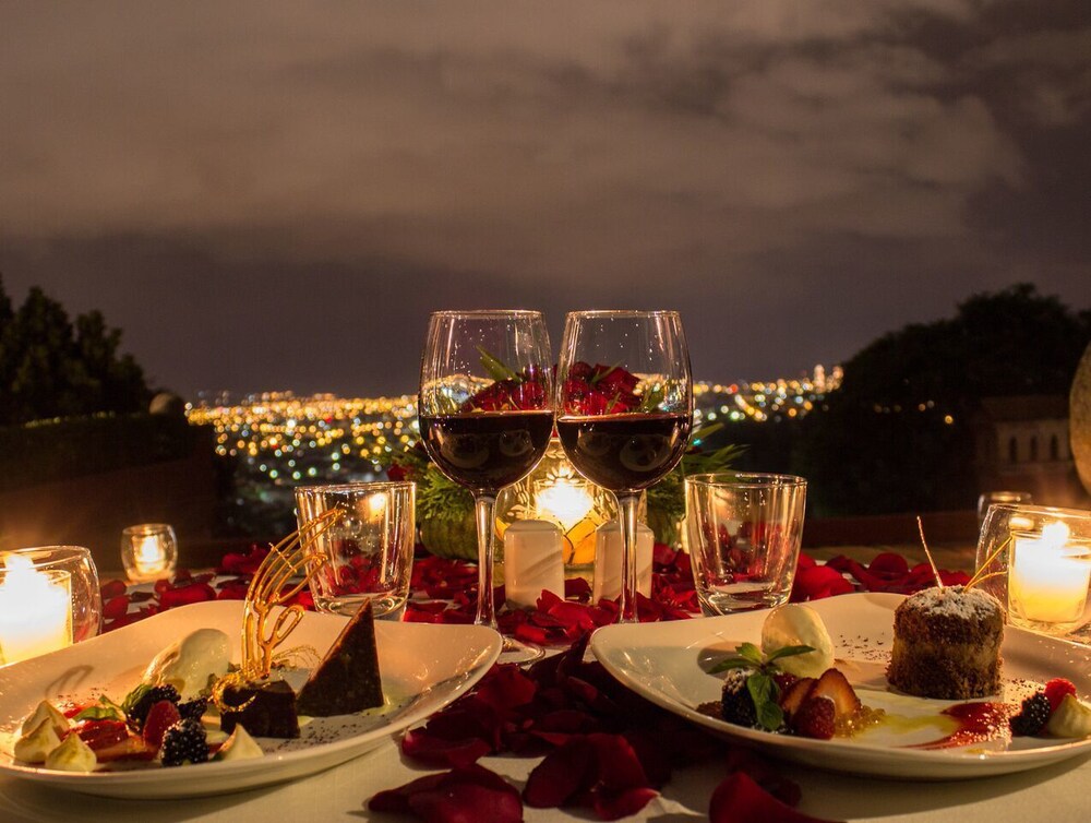Couples Dining