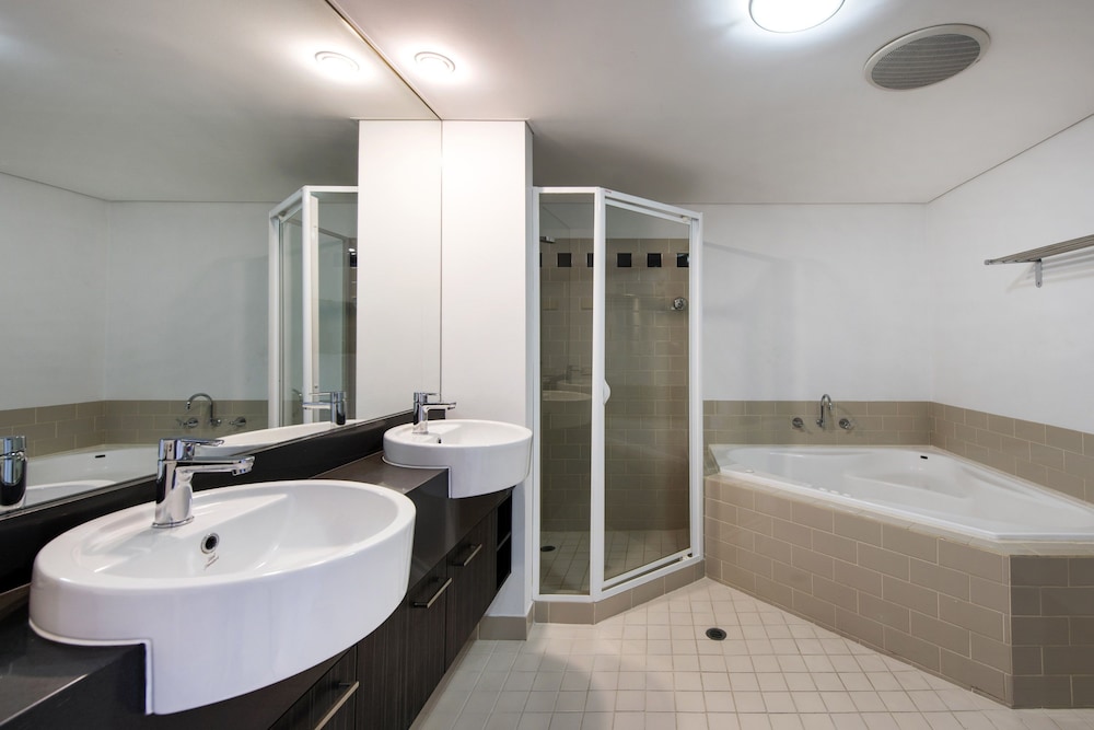 Apartment, 3 Bedrooms - Bathroom