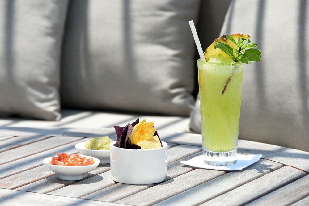 Hotel Bar