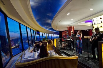 Hotel Lounge
