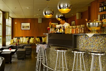 Hotel Bar