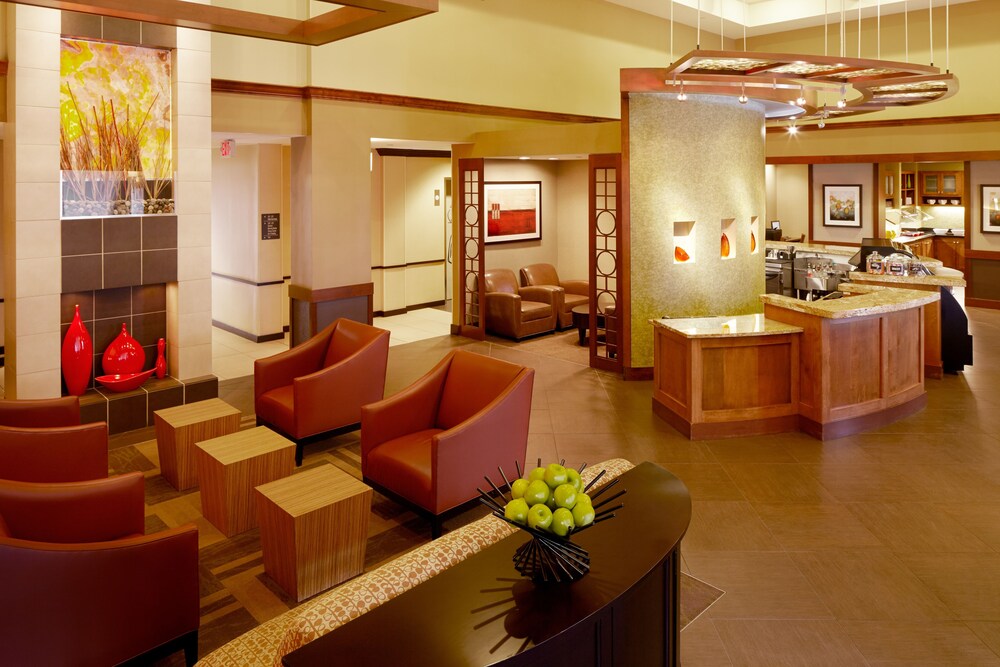 Lobby sitting area, Hyatt Place Orlando Airport