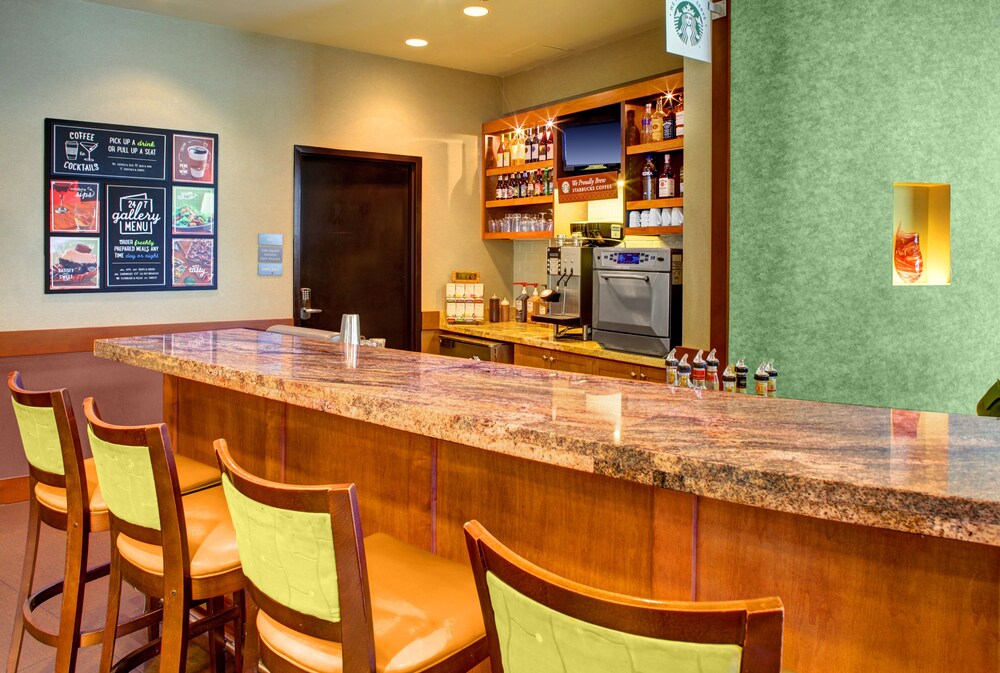 Bar (on property), Hyatt Place Orlando Airport