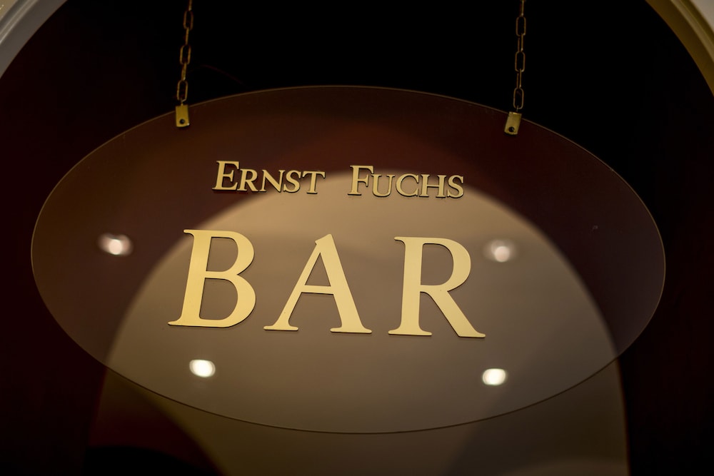 Hotel Bar
