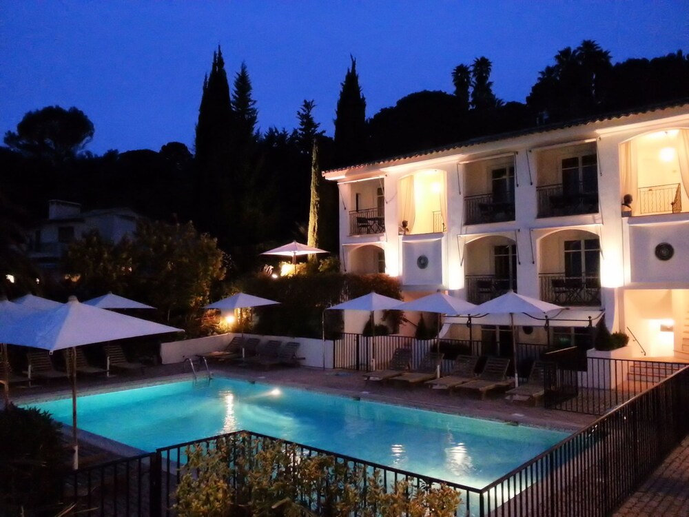 Hotel Front - Evening/Night