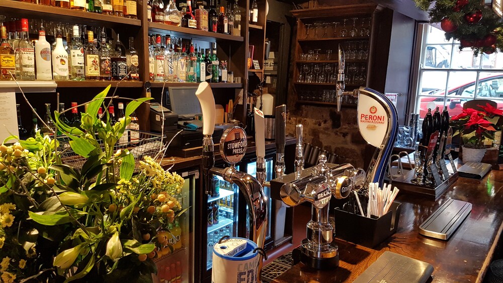 Hotel Bar