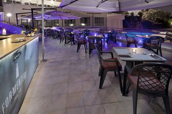 Food Court