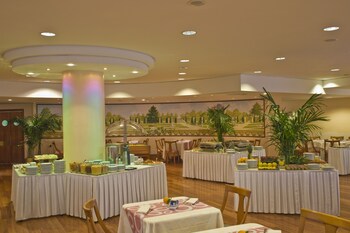 Food Court