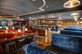 Hotel Bar