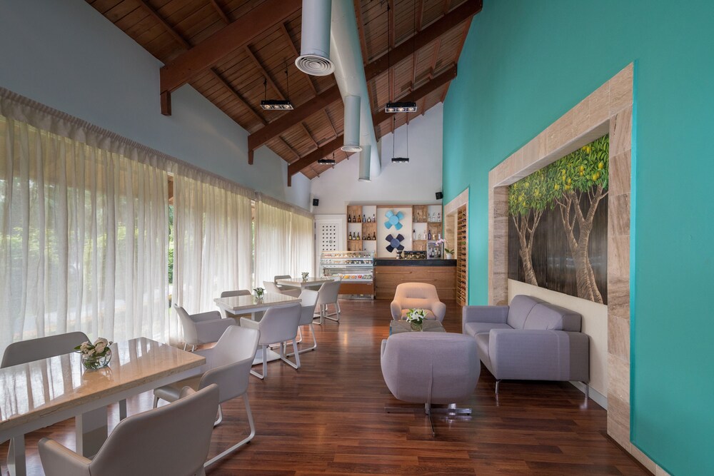 Executive Lounge