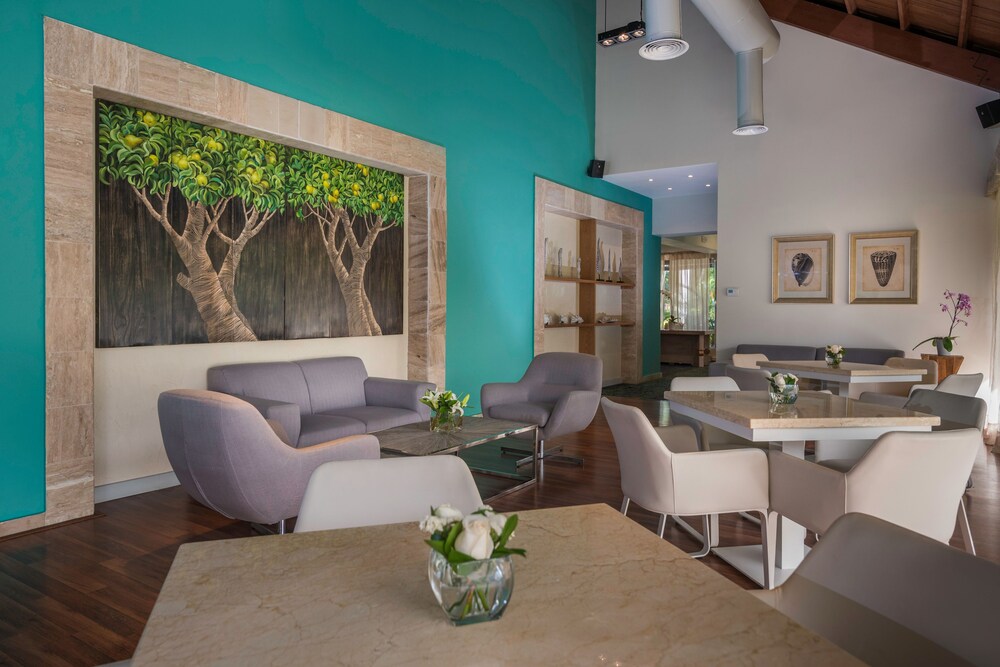 Executive Lounge