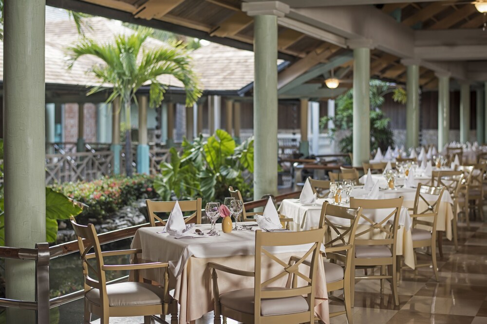 Food Court