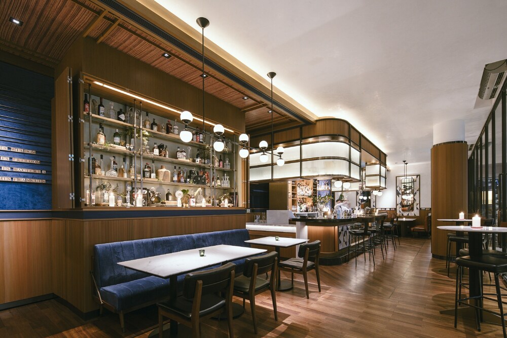 Hotel Bar