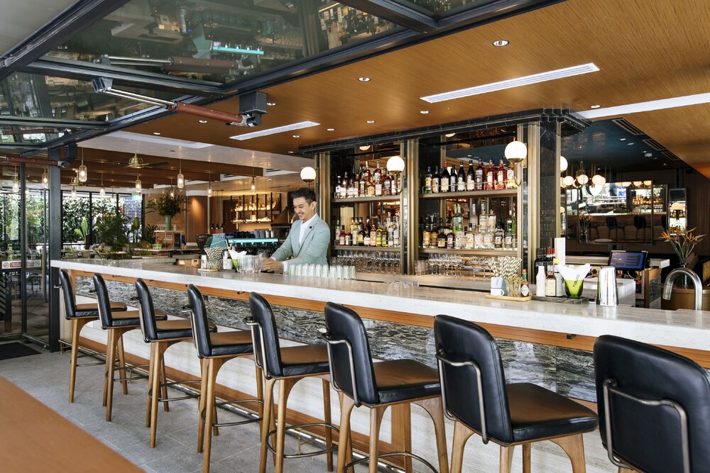 Hotel Bar
