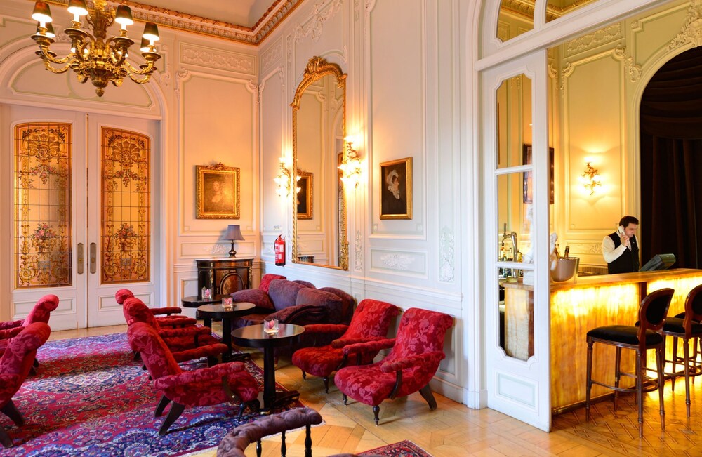 Hotel Bar