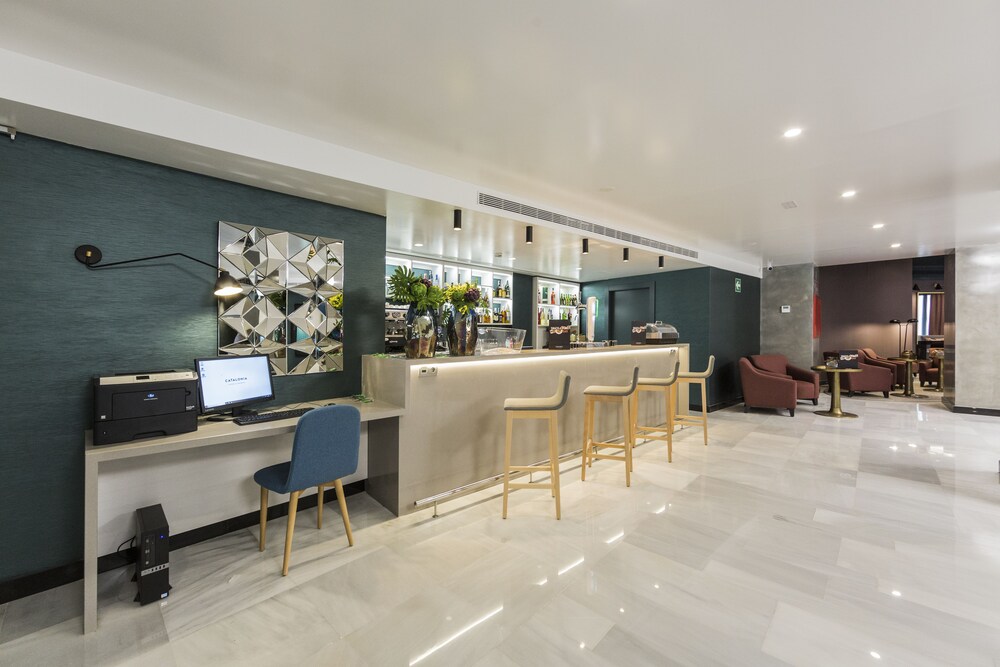 Hotel Bar