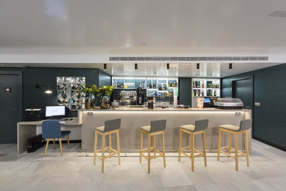 Hotel Bar