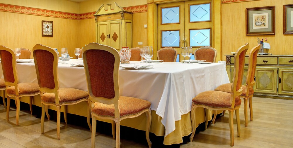 Family Dining