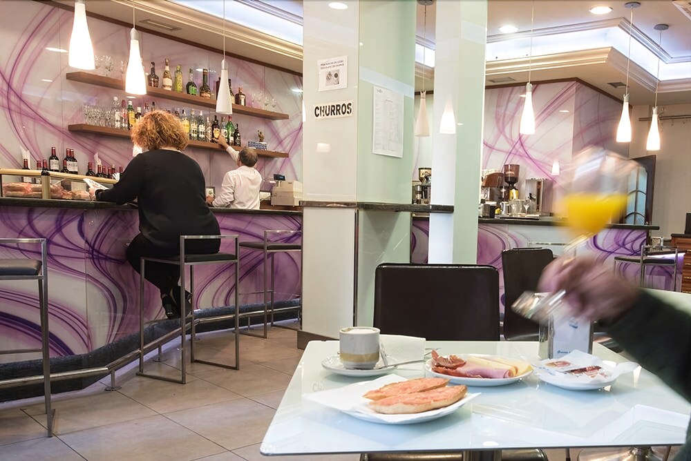 Hotel Bar
