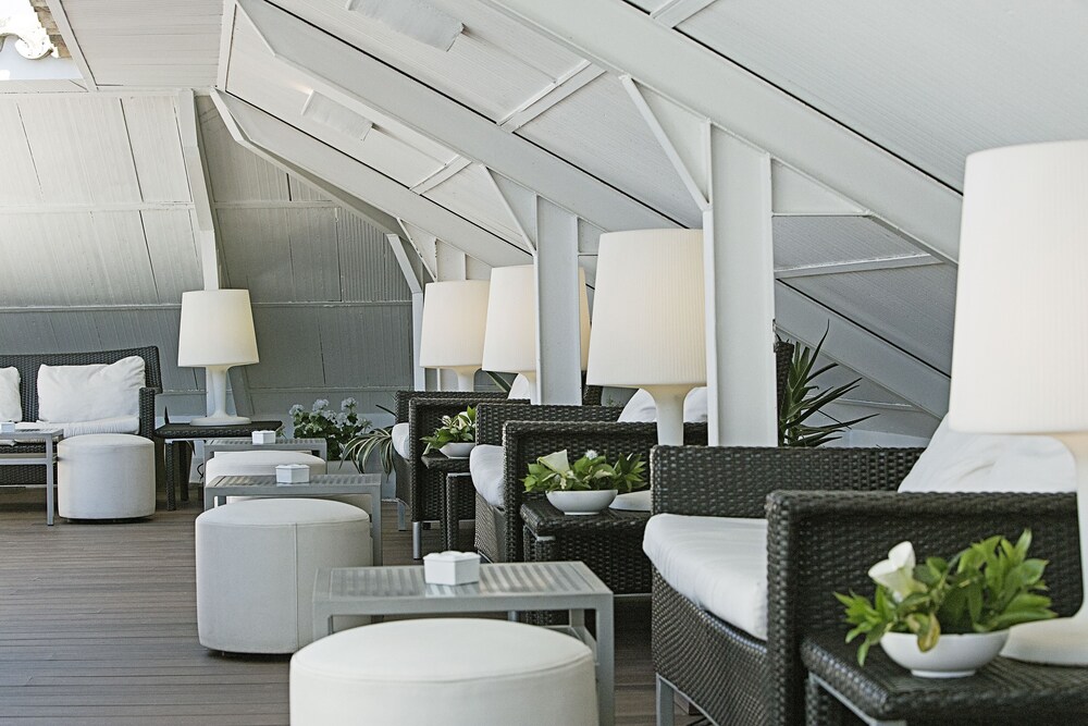 Hotel Bar