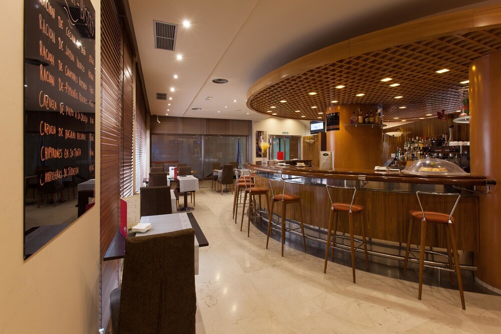 Hotel Bar
