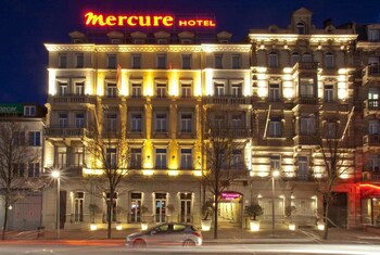 Hotel Front - Evening/Night
