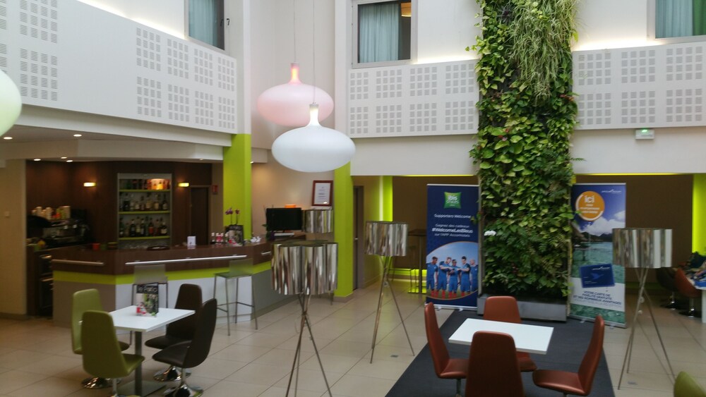 Hotel Lounge