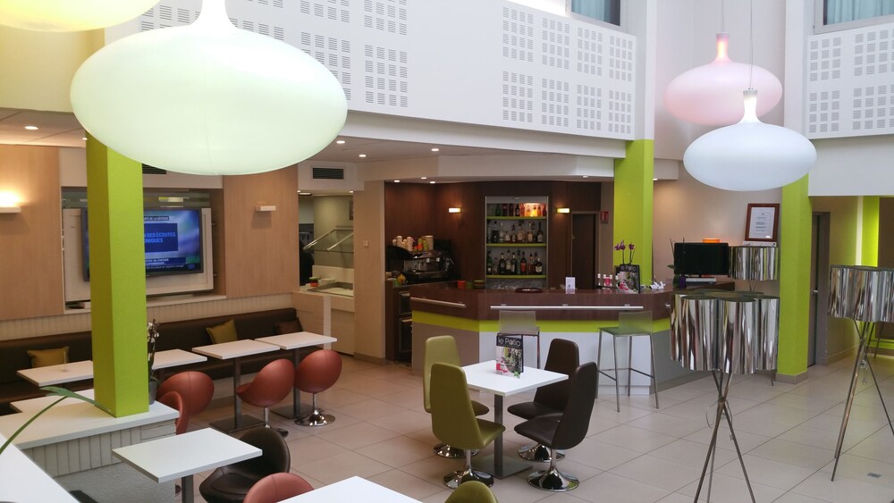 Hotel Lounge