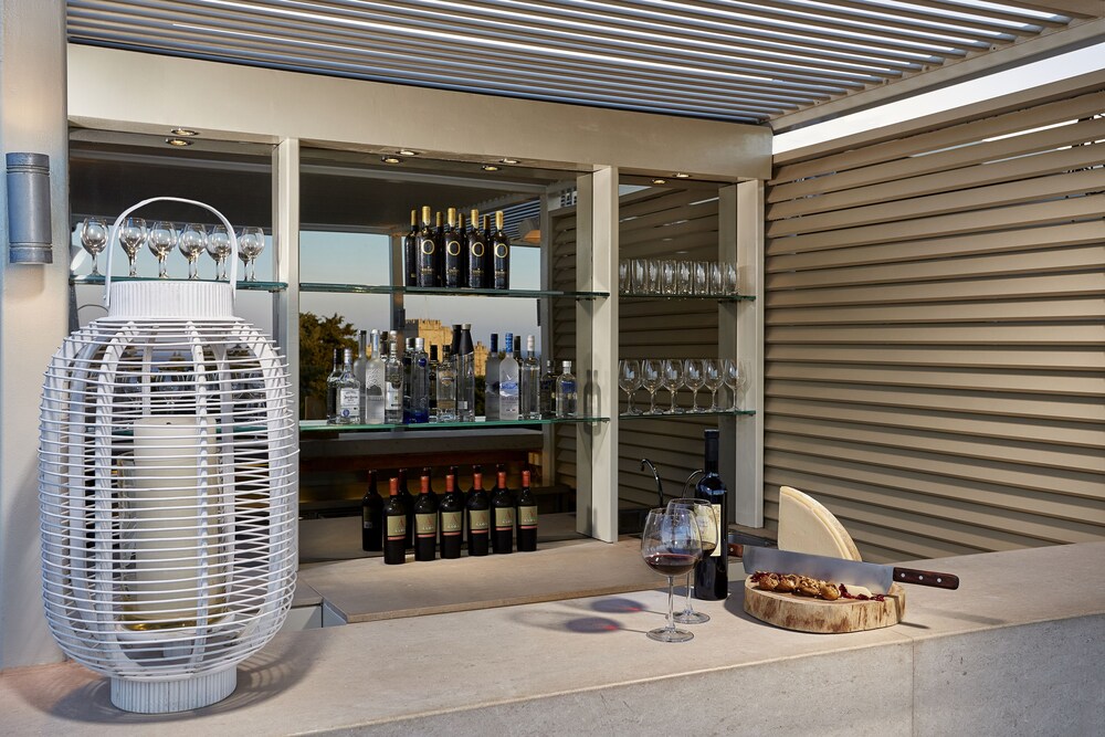 Hotel Bar
