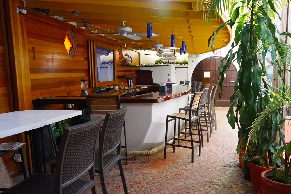 Hotel Bar