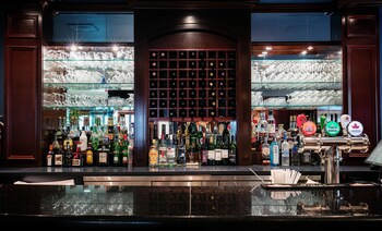 Hotel Bar