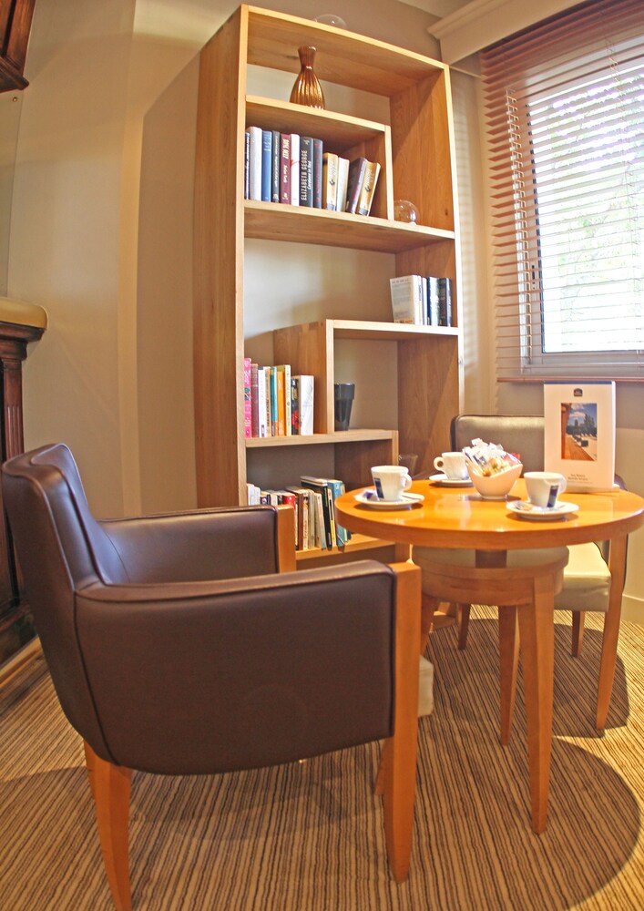 Hotel Lounge