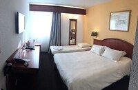 Standard Room, Multiple Beds, Non Smoking