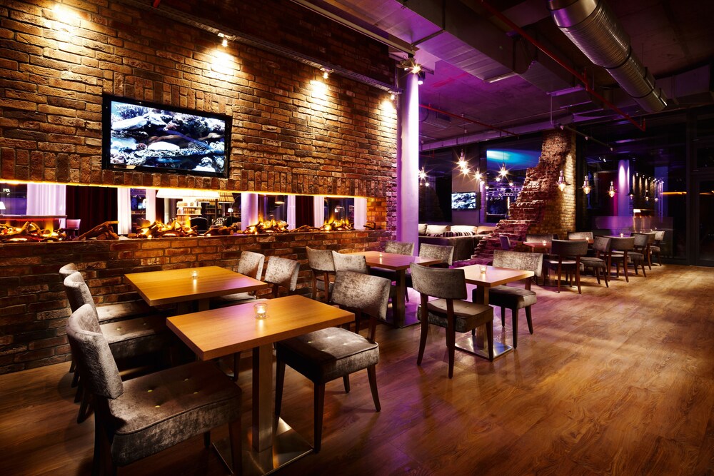 Hotel Lounge