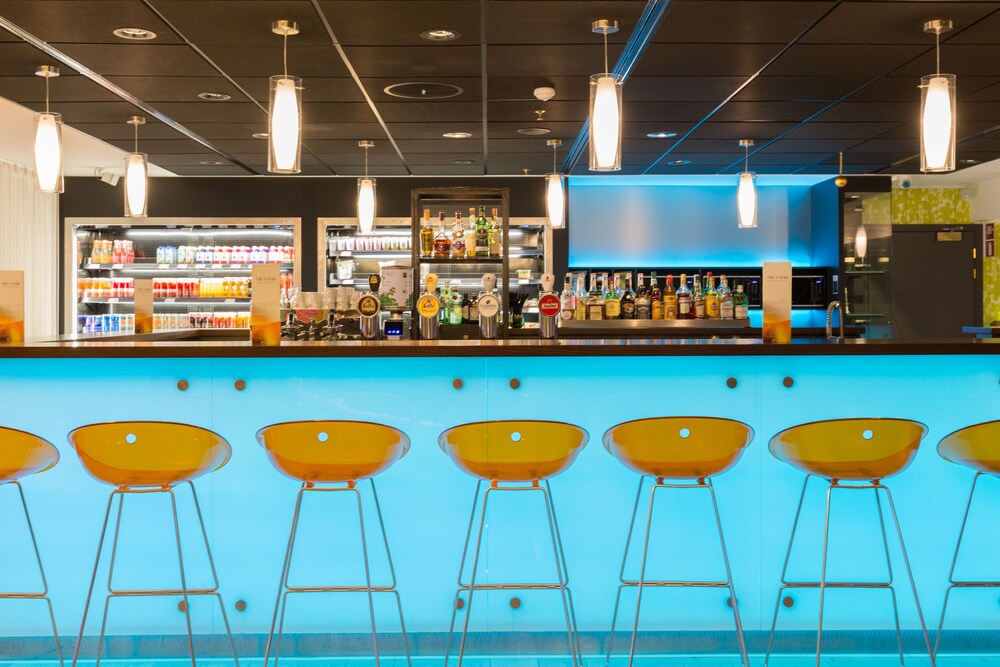 Hotel Bar