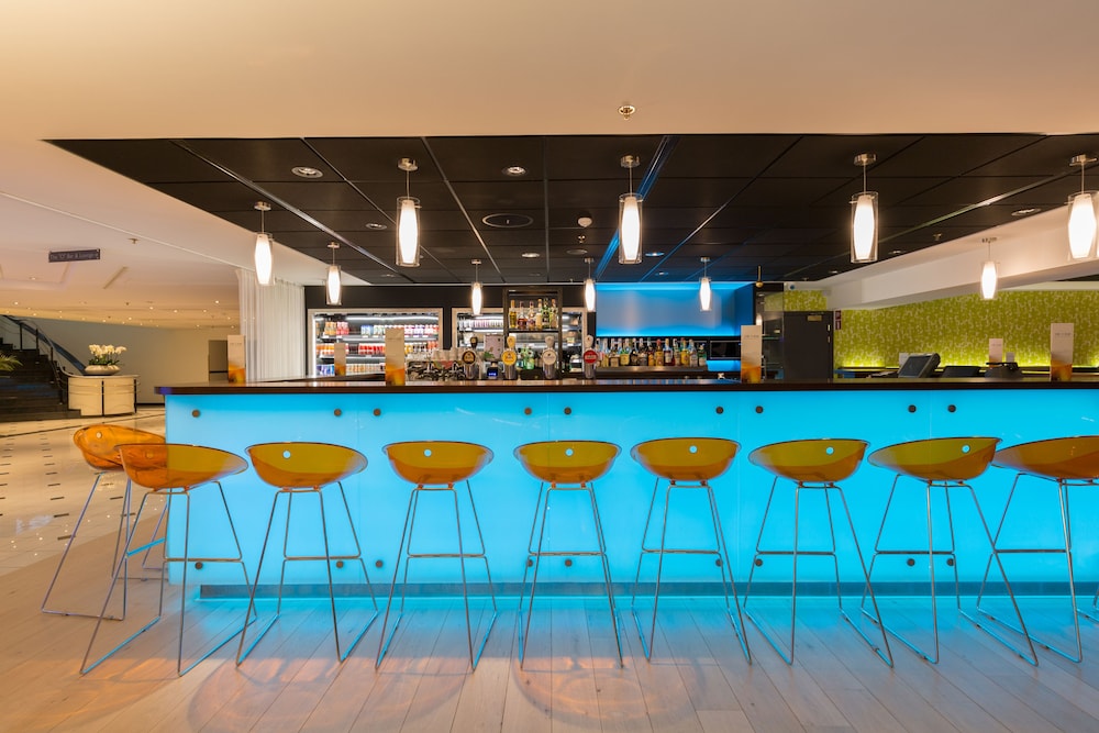 Hotel Bar