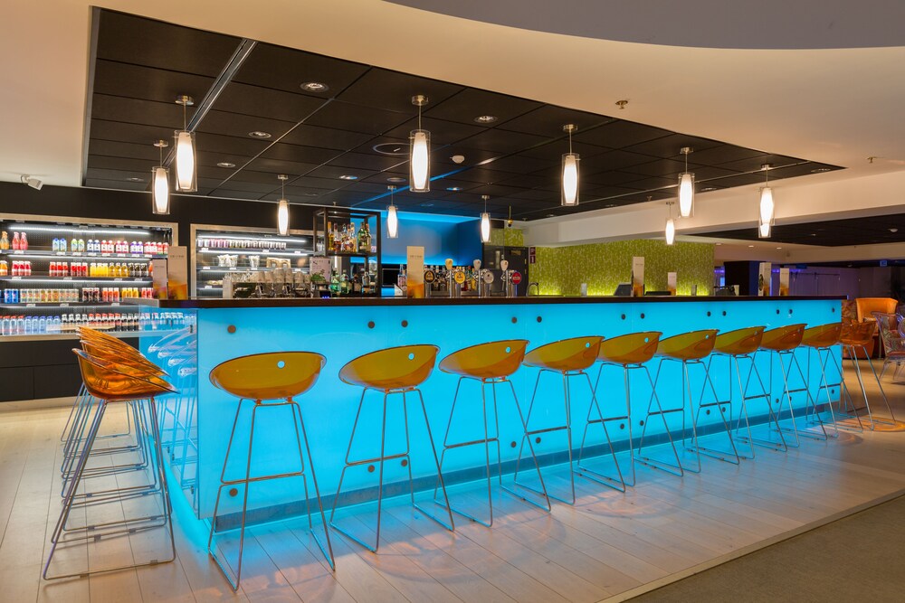 Hotel Bar
