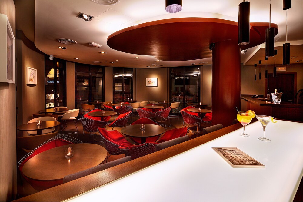 Hotel Bar