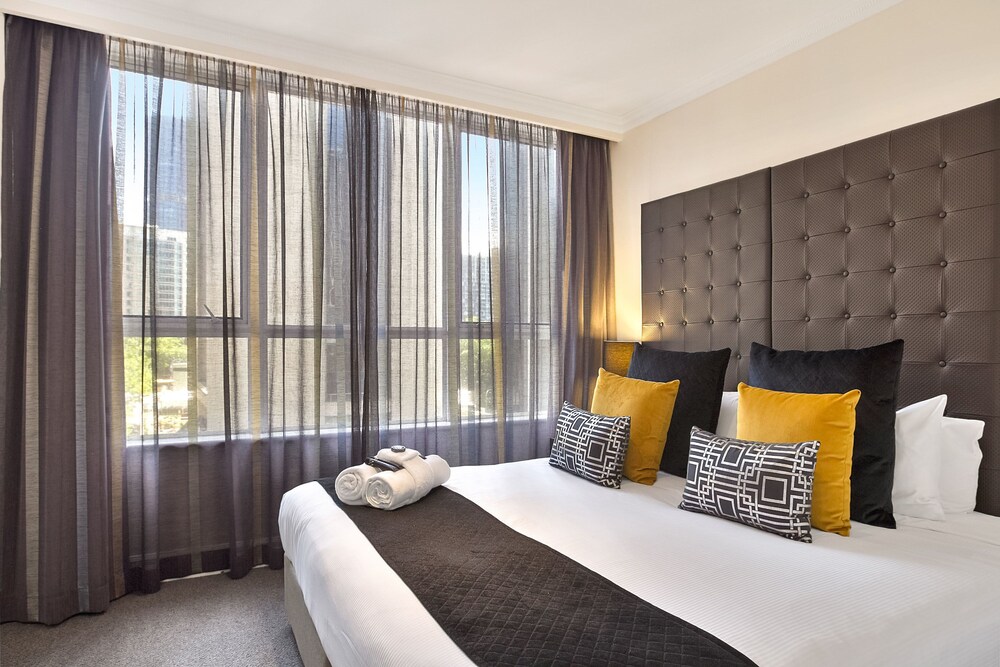 Two Bedroom Deluxe Apartment - Guestroom