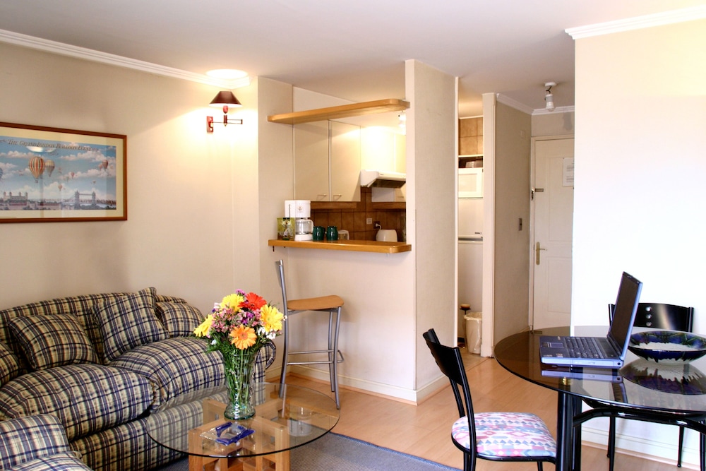 Deluxe Apartment, 1 Bedroom, Non Smoking - Living Room